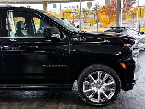 Used 2021 Chevrolet Suburban High Country w/ Premium Package image 17