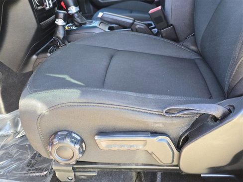 Used 2021 Jeep Wrangler Sport S image 20