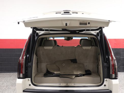 Used 2015 Cadillac Escalade Luxury AWD/4WD image 31