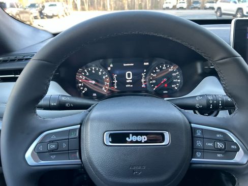 Used 2026 Jeep Compass Limited AWD/4WD image 20