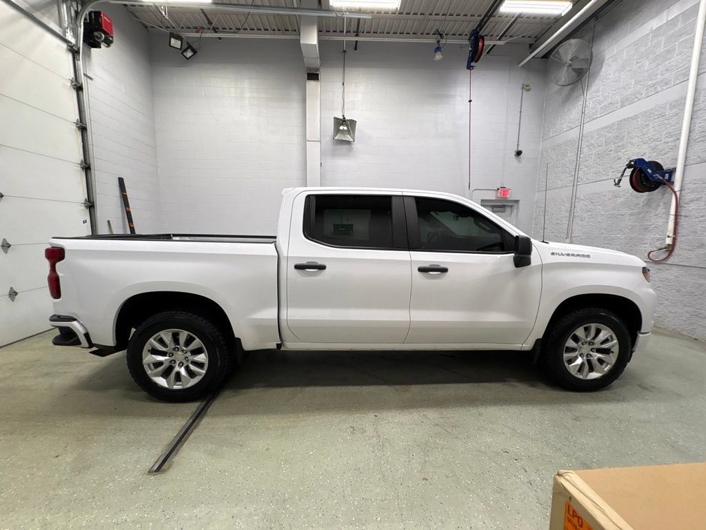 Used 2023 Chevrolet Silverado 1500 Custom AWD/4WD image 3