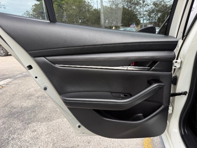 Used 2024 MAZDA MAZDA3 s FWD image 17