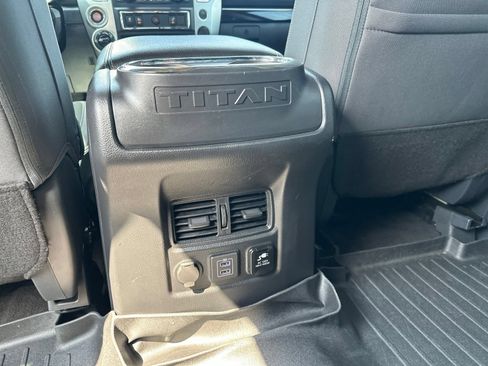 Used 2020 Nissan Titan SV w/ SV Convenience Package AWD/4WD image 23