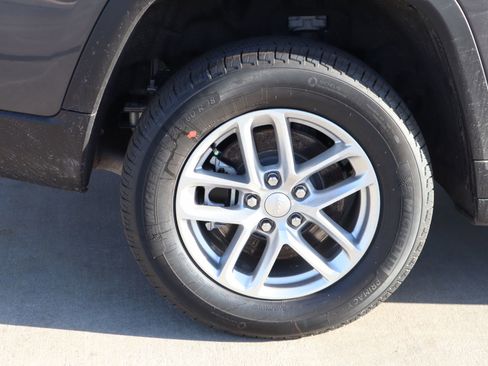 New 2026 Jeep Grand Cherokee L Laredo image 20