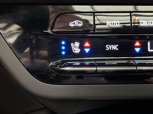 Certified 2023 Buick Envision Avenir AWD/4WD image 25