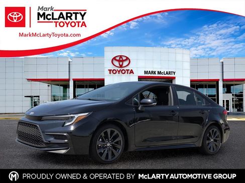 Used 2025 Toyota Corolla SE FWD image 1