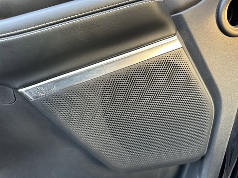 Used 2025 Ford Expedition Platinum image 16