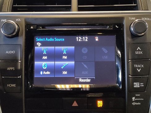 Used 2015 Toyota Camry XLE image 25