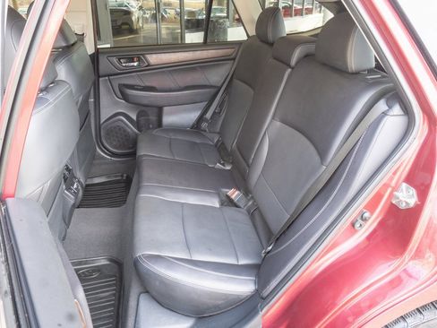 Used 2018 Subaru Outback 2.5i Limited image 17