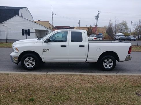 Used 2024 RAM 1500 Classic SLT image 6