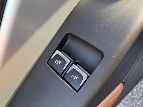 Used 2015 Chevrolet Corvette Stingray Convertible w/ 2LT Preferred Equipment Group RWD image 16