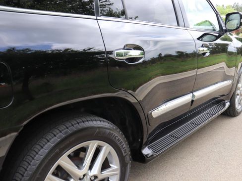 Used 2015 Lexus LX 570 4WD image 20