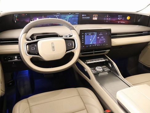 Used 2024 Lincoln Nautilus Premier w/ Equipment Group 102A image 2