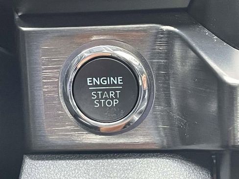 Used 2024 Ford F250 Lariat w/ Lariat Ultimate Package AWD/4WD image 19