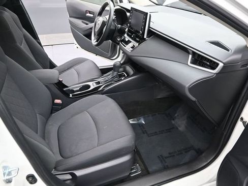 Used 2021 Toyota Corolla LE image 10