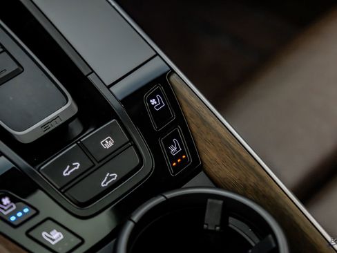 Used 2021 Porsche 911 Turbo S image 69