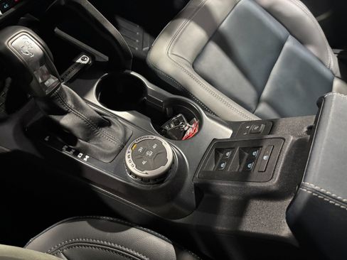 Used 2024 Ford Bronco Outer Banks image 12