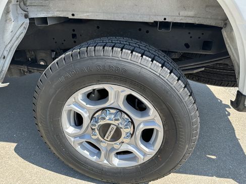 Used 2025 Ford F250 XLT AWD/4WD image 13