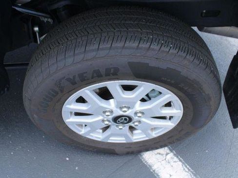 Certified 2025 Toyota Tacoma SR5 AWD/4WD image 8
