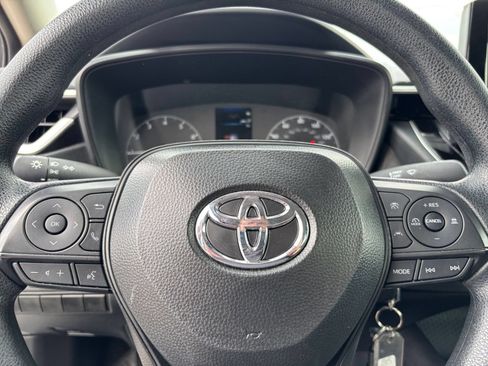 Used 2025 Toyota Corolla LE FWD image 25
