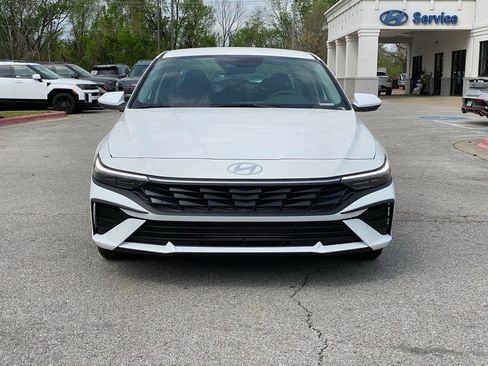 New 2026 Hyundai Elantra SE w/ Cargo Package FWD image 2