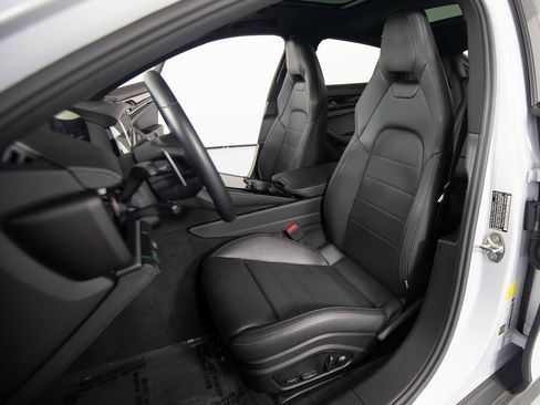 Certified 2025 Porsche Panamera 4 image 17