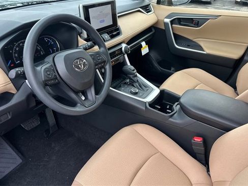 Used 2025 Toyota RAV4 LE image 8