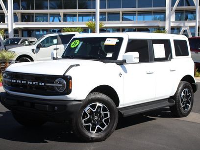 Certified 2025 Ford Bronco Outer Banks