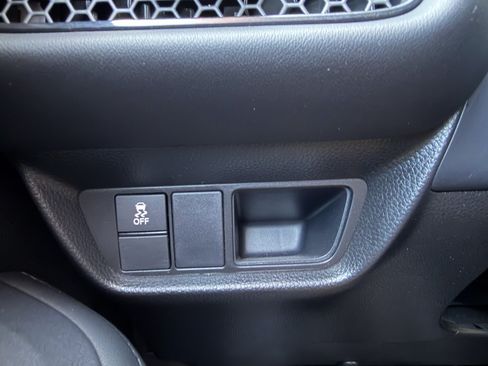 Used 2025 Honda HR-V LX image 28