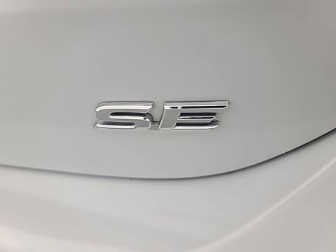 Used 2024 Toyota Camry SE FWD image 8
