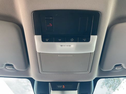 Used 2025 Nissan Rogue SV FWD image 17