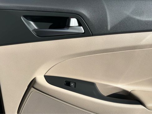 Used 2017 Hyundai Tucson Sport image 22