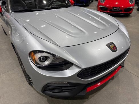 Used 2019 FIAT 124 Spider Abarth w/ Navigation & Sound Group image 28