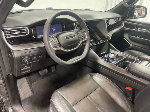 Used 2023 Jeep Wagoneer Series III w/ Premium Group I image 20
