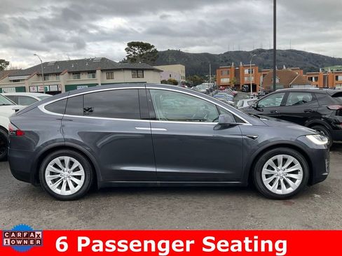 Used 2018 Tesla Model X 100D image 3