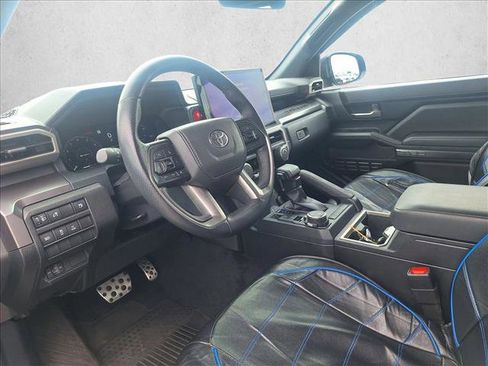 Used 2025 Toyota Tacoma TRD Sport AWD/4WD image 10