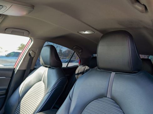 Used 2021 Toyota Camry SE image 23