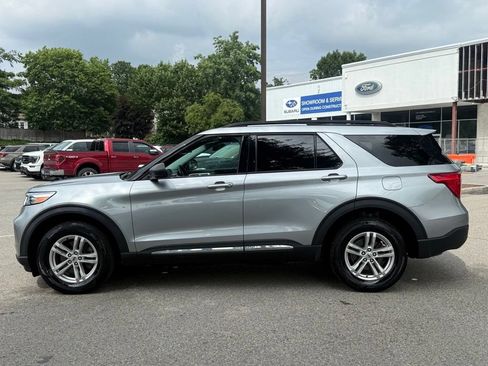 Used 2023 Ford Explorer XLT w/ Equipment Group 202A AWD/4WD image 5