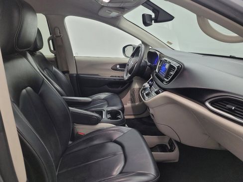 Used 2021 Chrysler Voyager Lxi FWD image 21