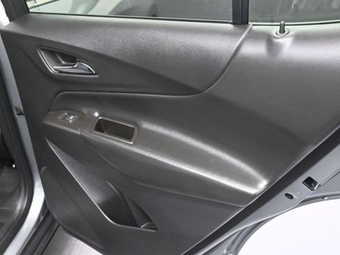 Used 2023 Chevrolet Equinox LT image 30