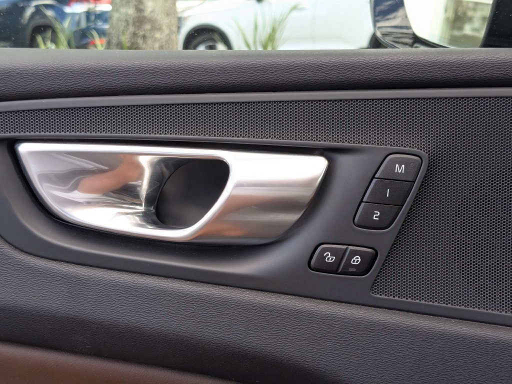 Used 2024 Volvo XC60 B5 Plus w/ Protection Package Premier AWD/4WD image 30