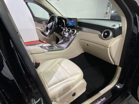 Used 2022 Mercedes-Benz GLC 300 4MATIC image 8