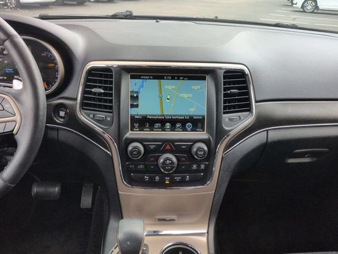 Used 2017 Jeep Grand Cherokee Limited AWD/4WD image 14