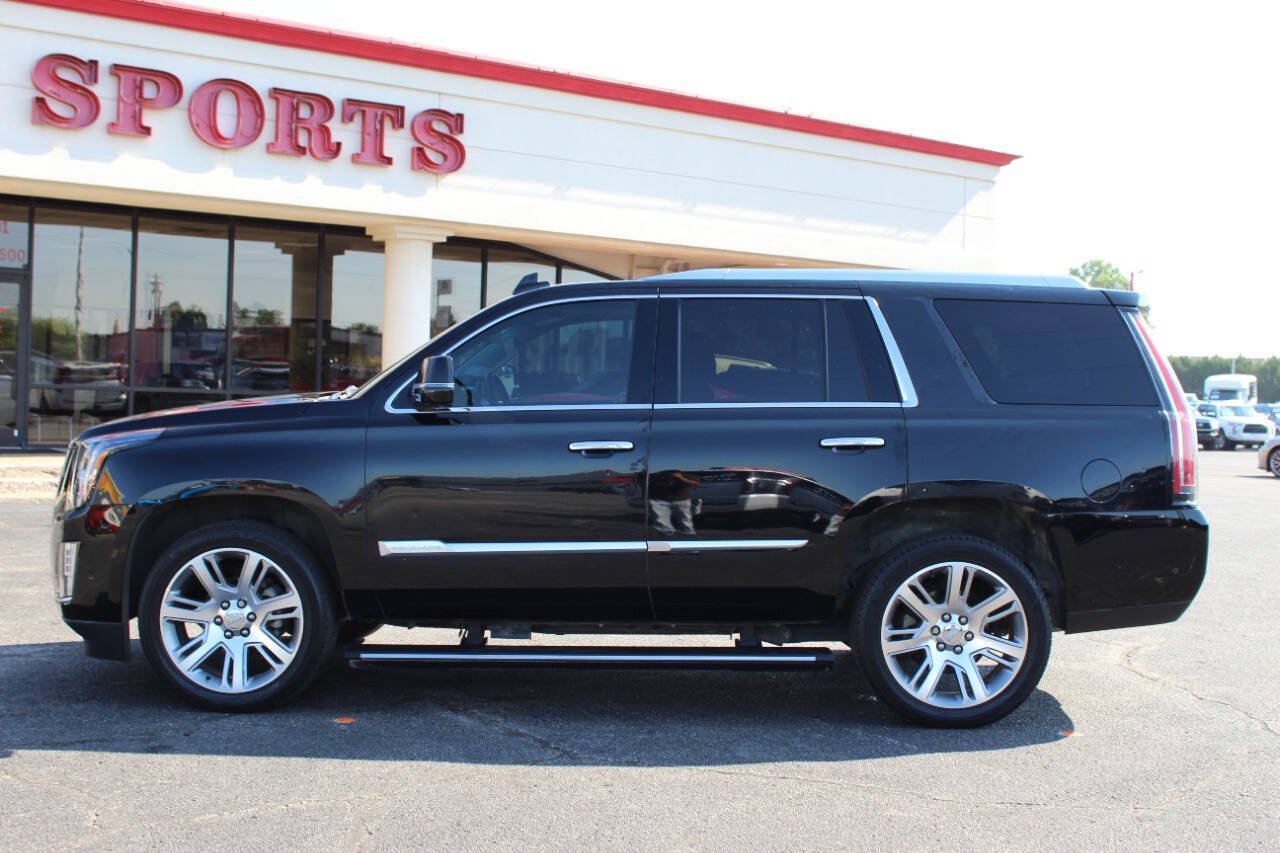 Used 2017 Cadillac Escalade Premium Luxury RWD image 6