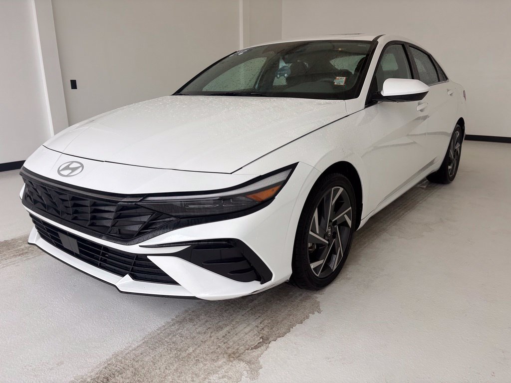 Used 2025 Hyundai Elantra SEL FWD image 17