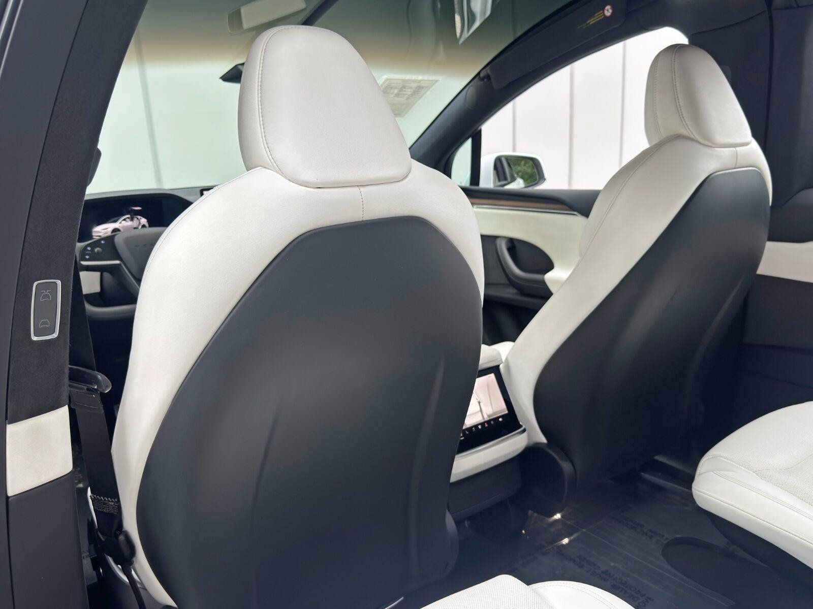 Used 2022 Tesla Model X AWD/4WD image 39