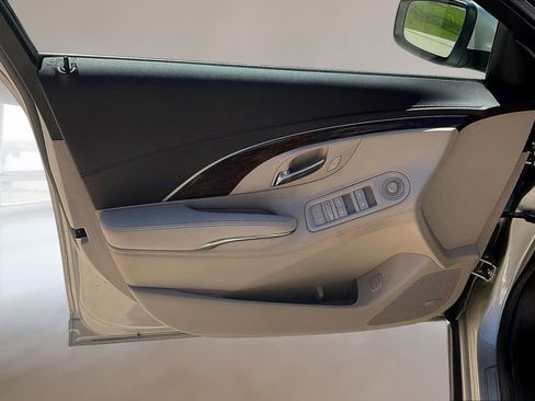 Used 2014 Buick LaCrosse Leather FWD image 18