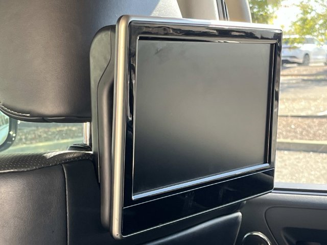Used 2020 Lexus LX 570 4WD w/ Luxury Package image 19