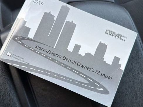 Used 2019 GMC Sierra 1500 4x4 Crew Cab w/ Convenience Package image 25