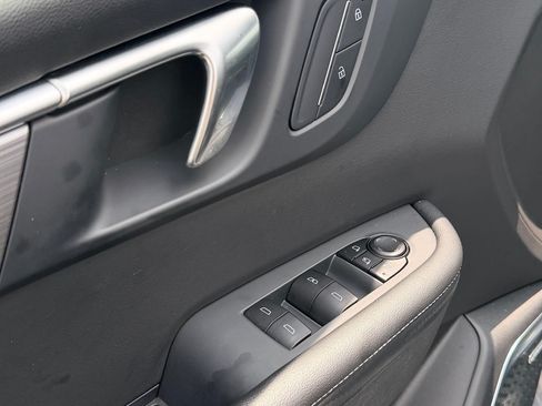 Used 2025 Buick Enclave Preferred FWD image 12